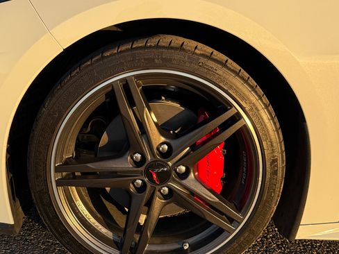 Used 2024 Chevrolet Corvette Stingray Convertible 2D image 17