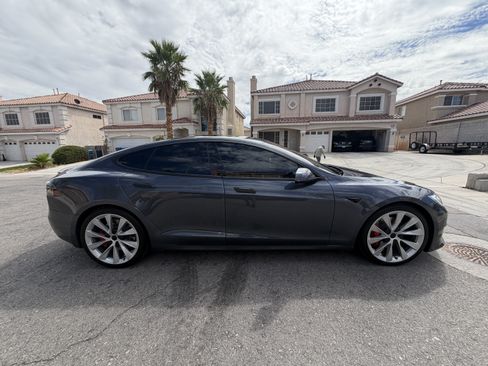Used 2020 Tesla Model S Performance AWD/4WD image 4