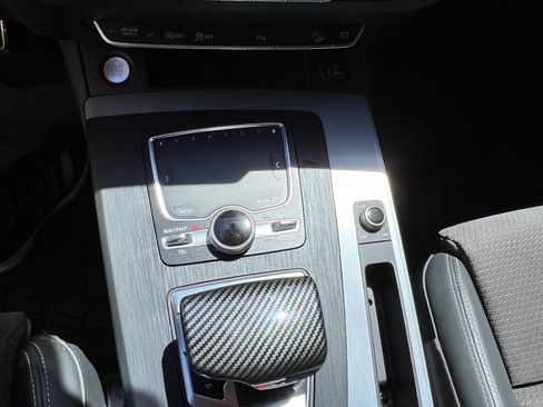 Used 2018 Audi SQ5 Premium Plus w/ Navigation Package image 10