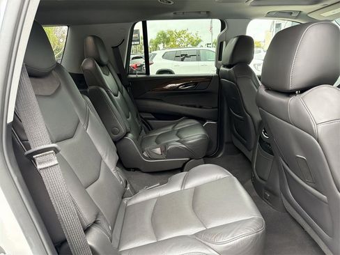 Used 2020 Cadillac Escalade ESV Luxury image 10