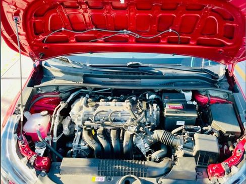 Used 2022 Toyota Corolla LE image 4