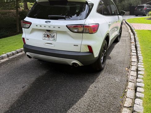 Used 2020 Ford Escape SE Sport FWD image 2
