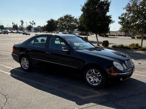 Used 2003 Mercedes-Benz E 320 Sedan image 17