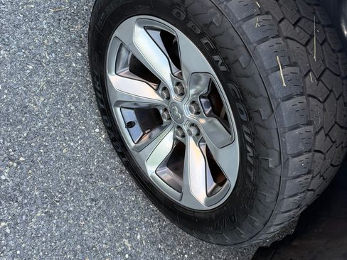 Used 2019 RAM 1500 Limited AWD/4WD image 16