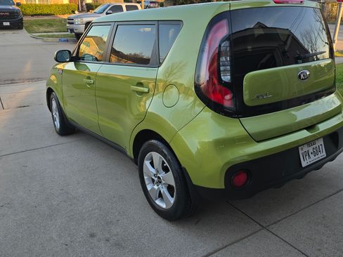 Used 2018 Kia Soul image 2
