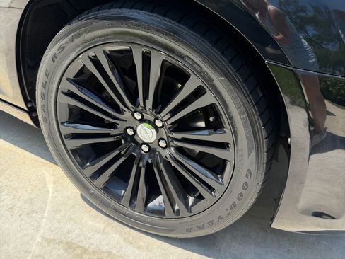 Used 2012 Chrysler 300 RWD image 9