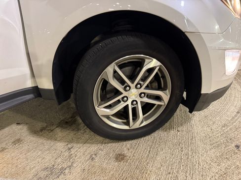 Used 2016 Chevrolet Equinox LTZ w/ Enhanced Convenience Package image 17