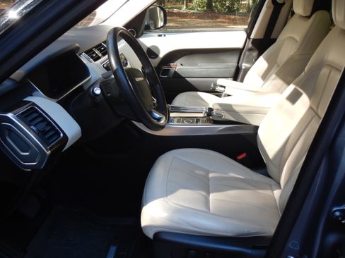 Used 2019 Land Rover Range Rover Sport HSE image 8