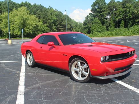 Used 2010 Dodge Challenger R/T image 13