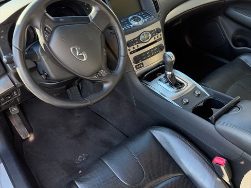 Used 2010 INFINITI G37 Journey w/ Premium Pkg RWD image 6