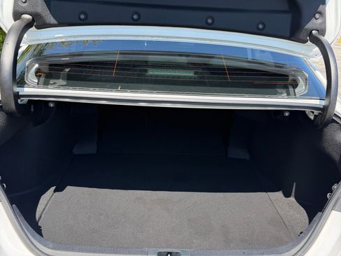 Used 2020 Toyota Camry LE image 10