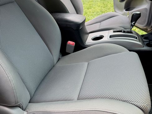 Used 2013 Toyota Tacoma 4x4 Double Cab w/ TRD Sport Pkg image 9