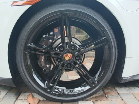 Used 2021 Porsche Taycan 4S image 26