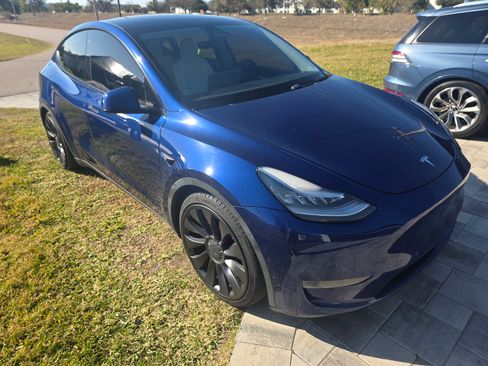 Used 2020 Tesla Model Y Performance image 9