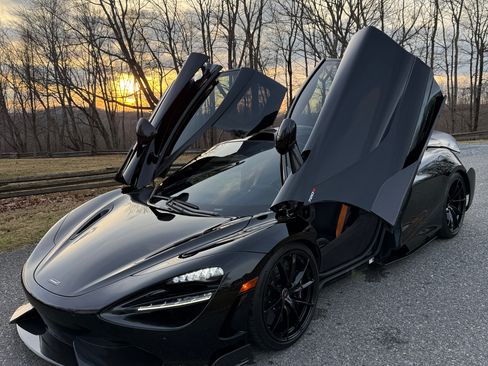 Used 2018 McLaren 720S Performance image 20