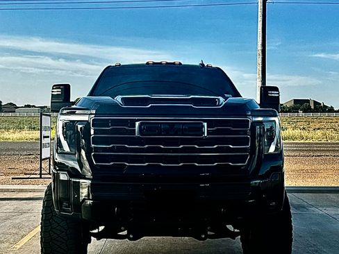 Used 2025 GMC Sierra 2500 AT4 w/ AT4 Premium Plus Package AWD/4WD image 5