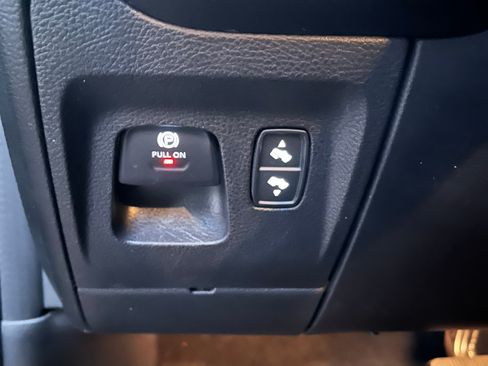 Used 2021 RAM 1500 Big Horn image 32