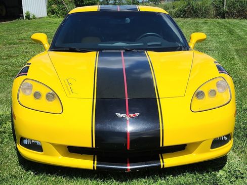 Used 2008 Chevrolet Corvette Coupe w/ Preferred Equipment Group image 2