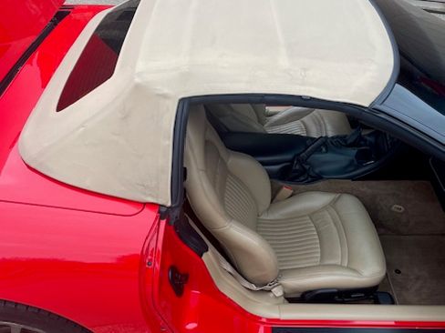 Used 2000 Chevrolet Corvette Convertible w/ Memory Pkg image 27