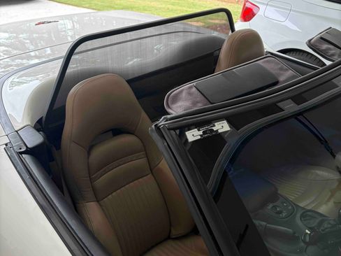 Used 2001 Chevrolet Corvette Convertible w/ Preferred Equipment Group2 image 4