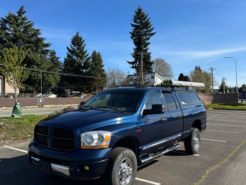 Used 2006 Dodge Ram 2500 Truck Laramie AWD/4WD image 2