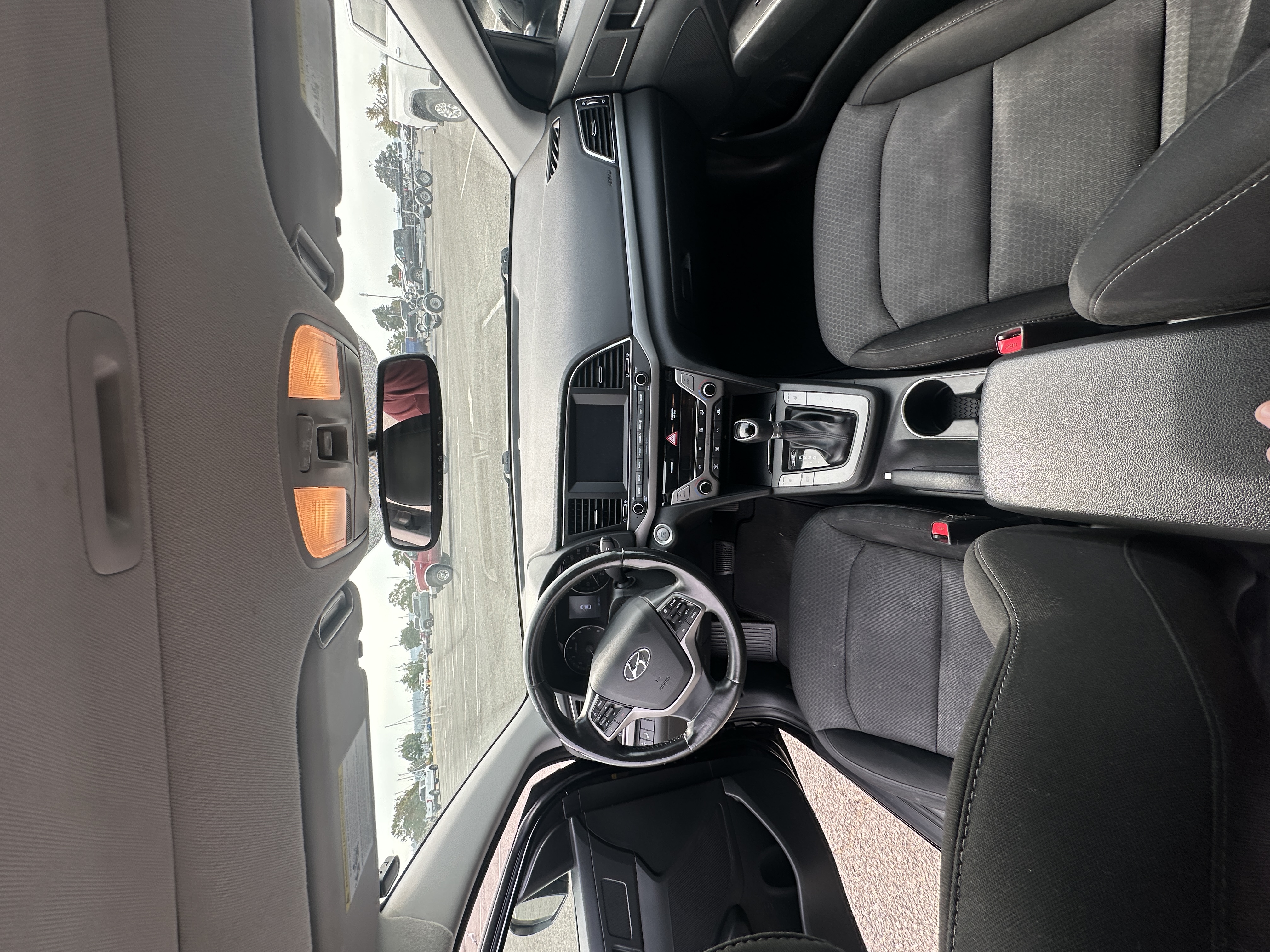 Used 2018 Hyundai Elantra Value Edition FWD image 9