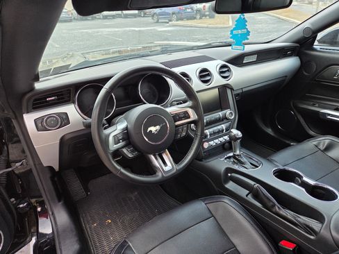 Used 2015 Ford Mustang Premium image 9