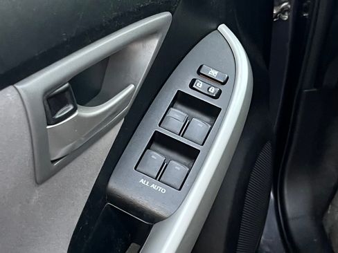 Used 2015 Toyota Prius Two image 17