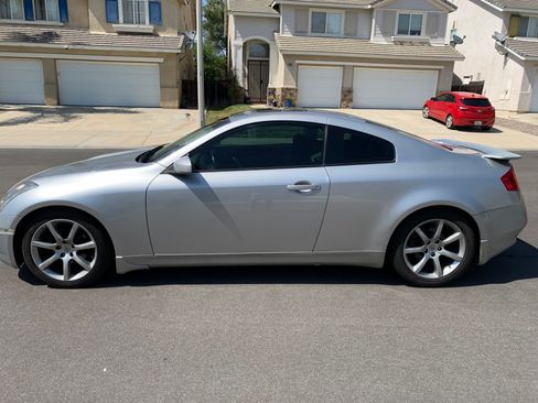 Used 2004 INFINITI G35 Coupe w/ Premium Pkg image 9