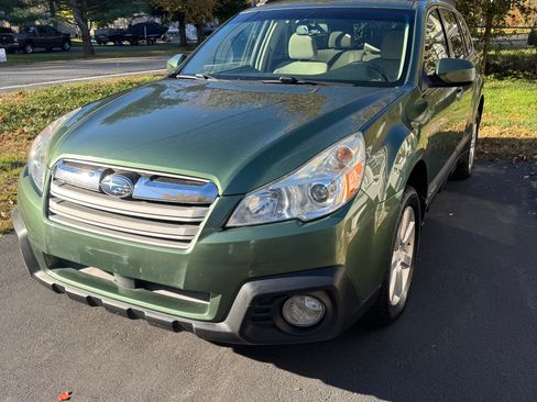 Used 2013 Subaru Outback 2.5i Premium image 2