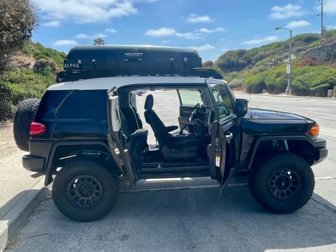 Used 2010 Toyota FJ Cruiser 4WD image 30