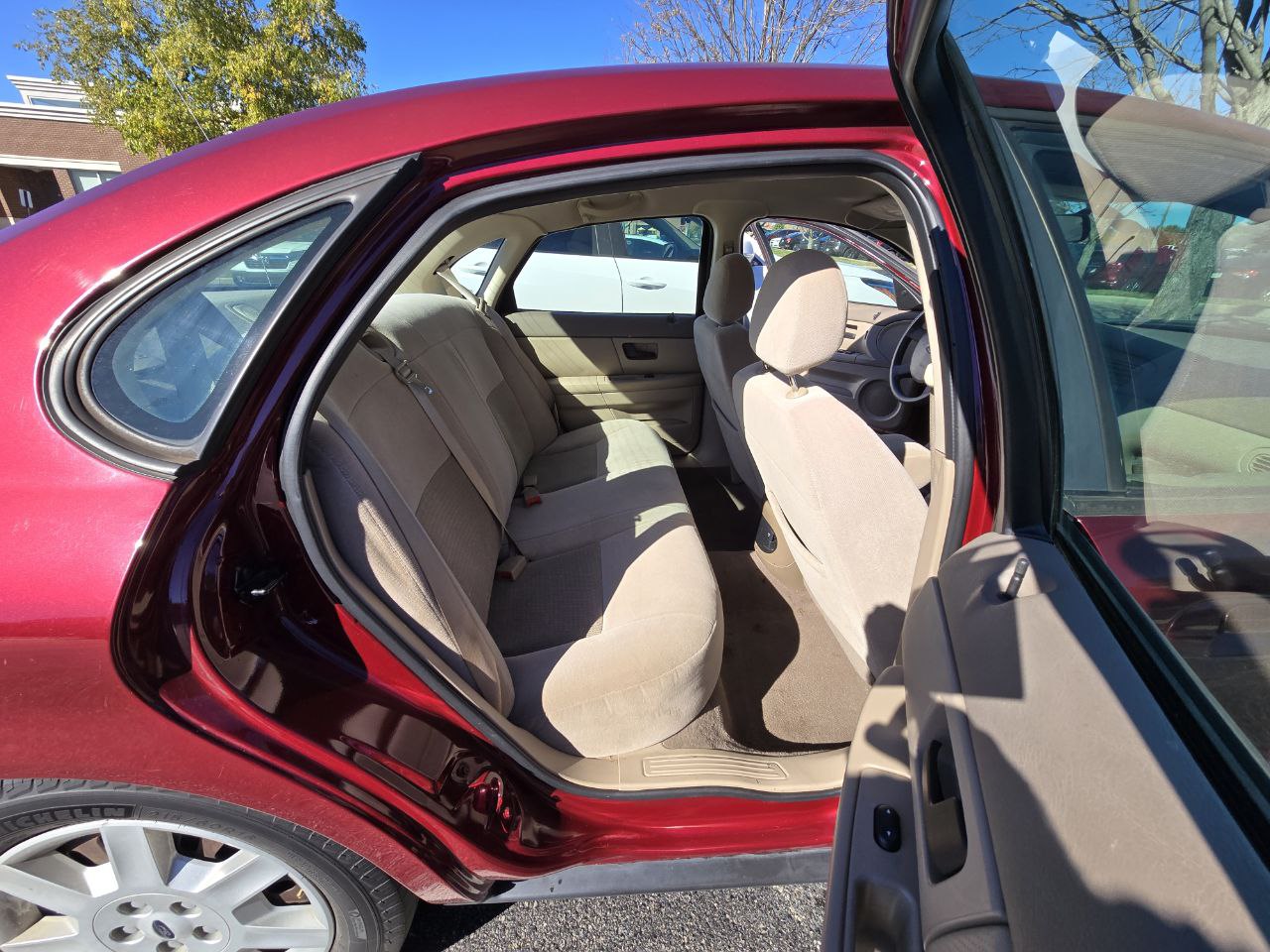 Used 2004 Ford Taurus SE FWD image 6