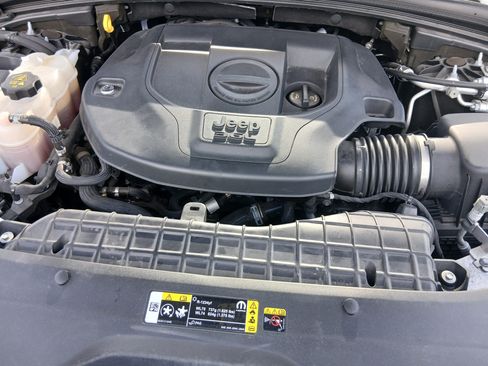 Used 2021 Jeep Grand Cherokee L Overland image 2