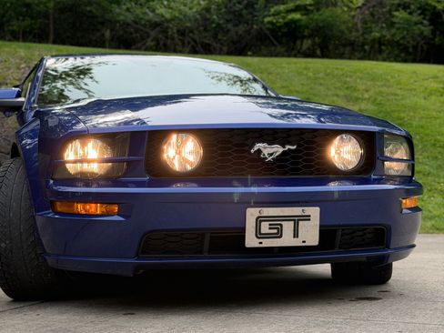 Used 2005 Ford Mustang GT RWD image 8
