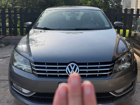 Used 2014 Volkswagen Passat TDI SEL Premium FWD image 2