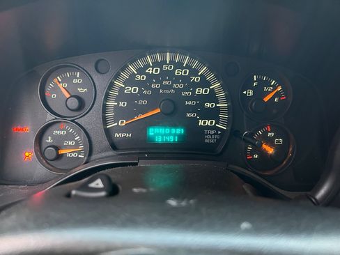 Used 2006 Chevrolet Express 3500 Extended Passenger w/ LT Preferred Equipment Group image 2