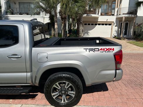 Used 2016 Toyota Tacoma TRD Sport w/ Towing Package AWD/4WD image 14