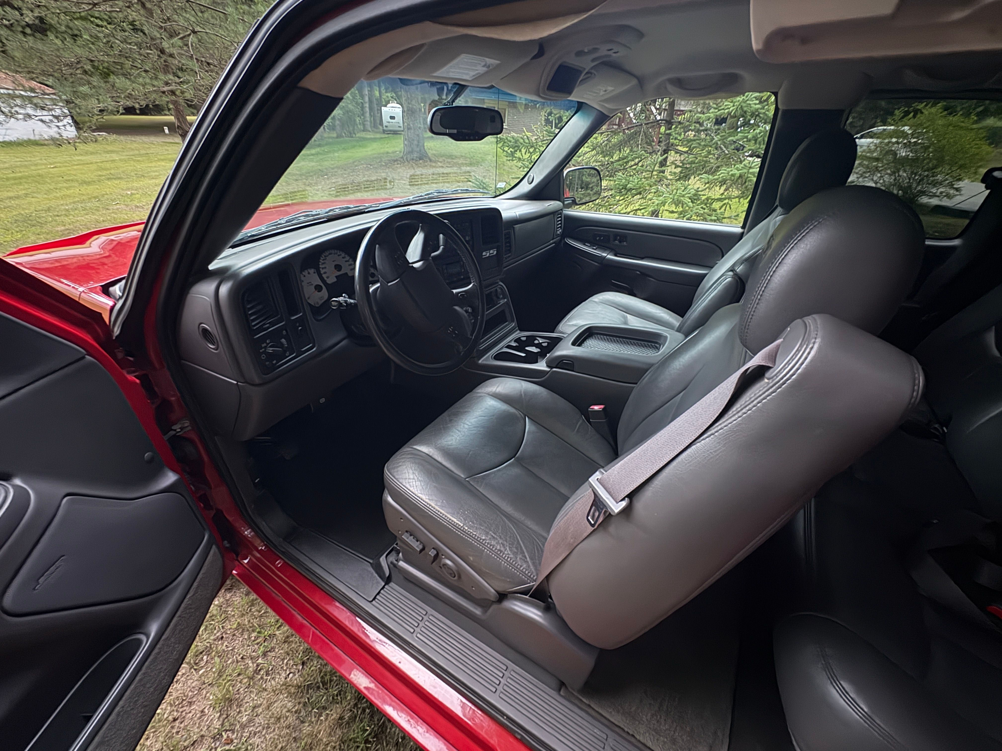 Used 2005 Chevrolet Silverado 1500 SS w/ Safe And Sound Package AWD/4WD image 6