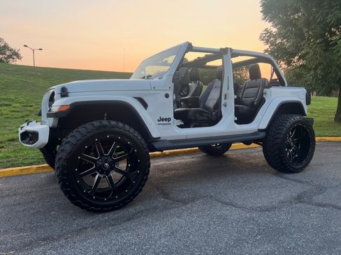 Used 2020 Jeep Wrangler Unlimited Sahara AWD/4WD image 1