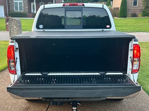 Used 2016 Nissan Frontier SV RWD image 6