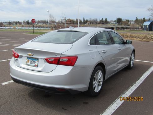 Used 2017 Chevrolet Malibu LT FWD image 8