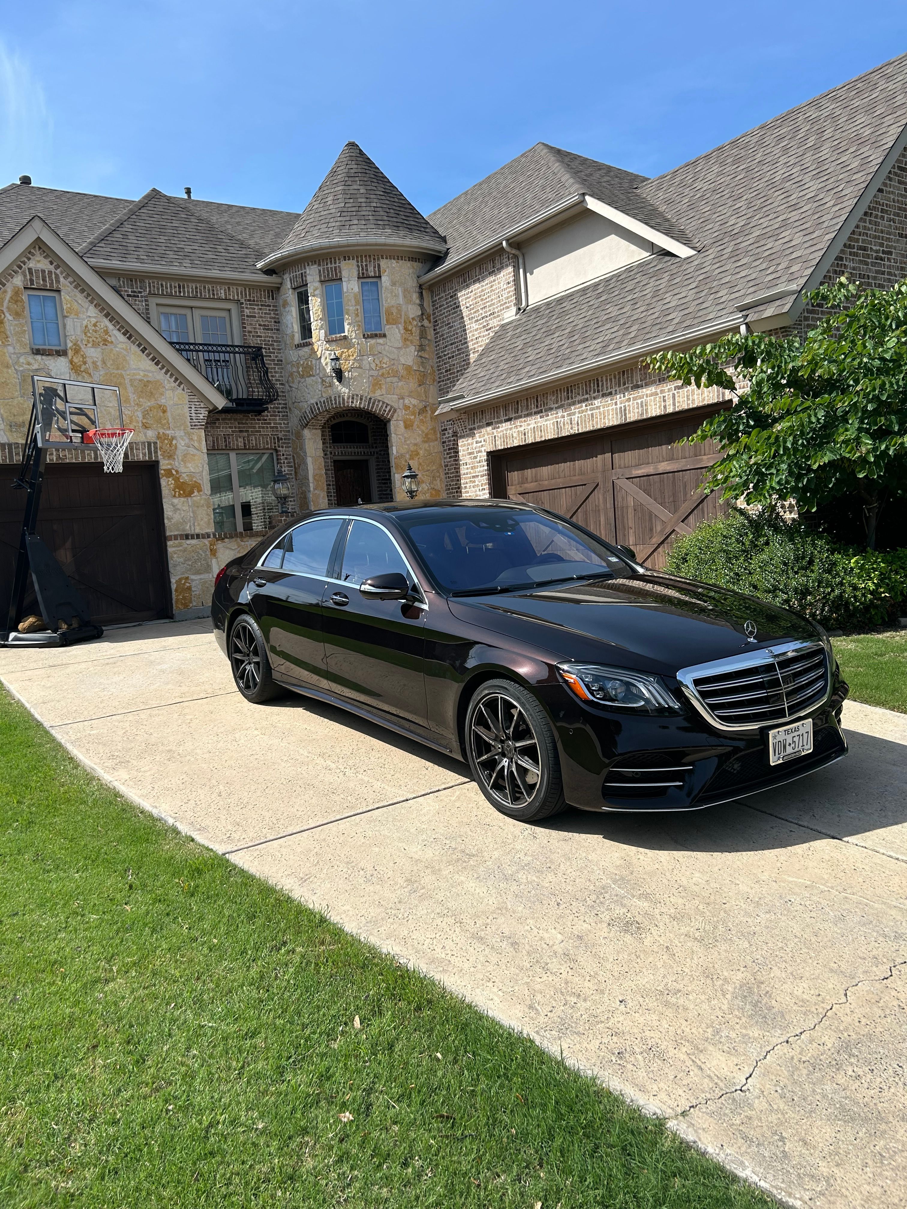 Used 2020 Mercedes-Benz S 450 Sedan w/ AMG Line Exterior image 4