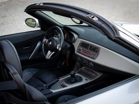 Used 2004 BMW Z4 2.5i image 8