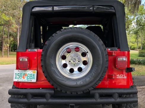 Used 1993 Jeep Wrangler 4WD image 4