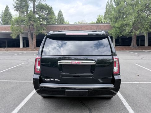 Used 2017 GMC Yukon XL Denali w/ Open Road Package AWD/4WD image 9