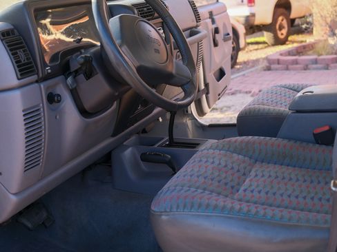 Used 1997 Jeep Wrangler Sport image 4