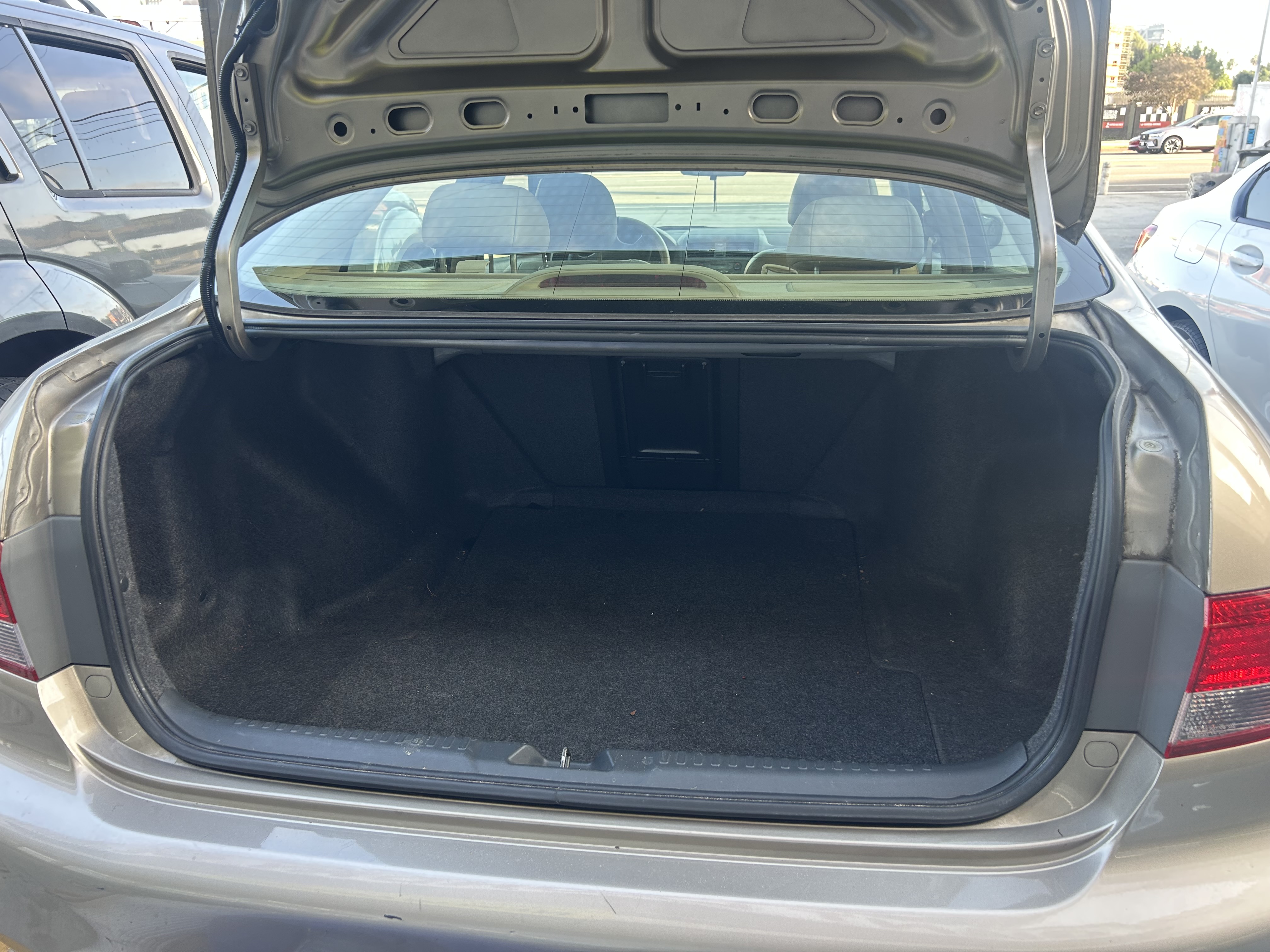 Used 2004 Honda Accord EX image 9
