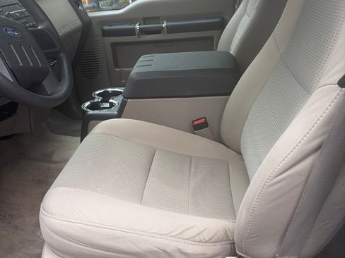 Used 2008 Ford F250 XLT RWD image 2