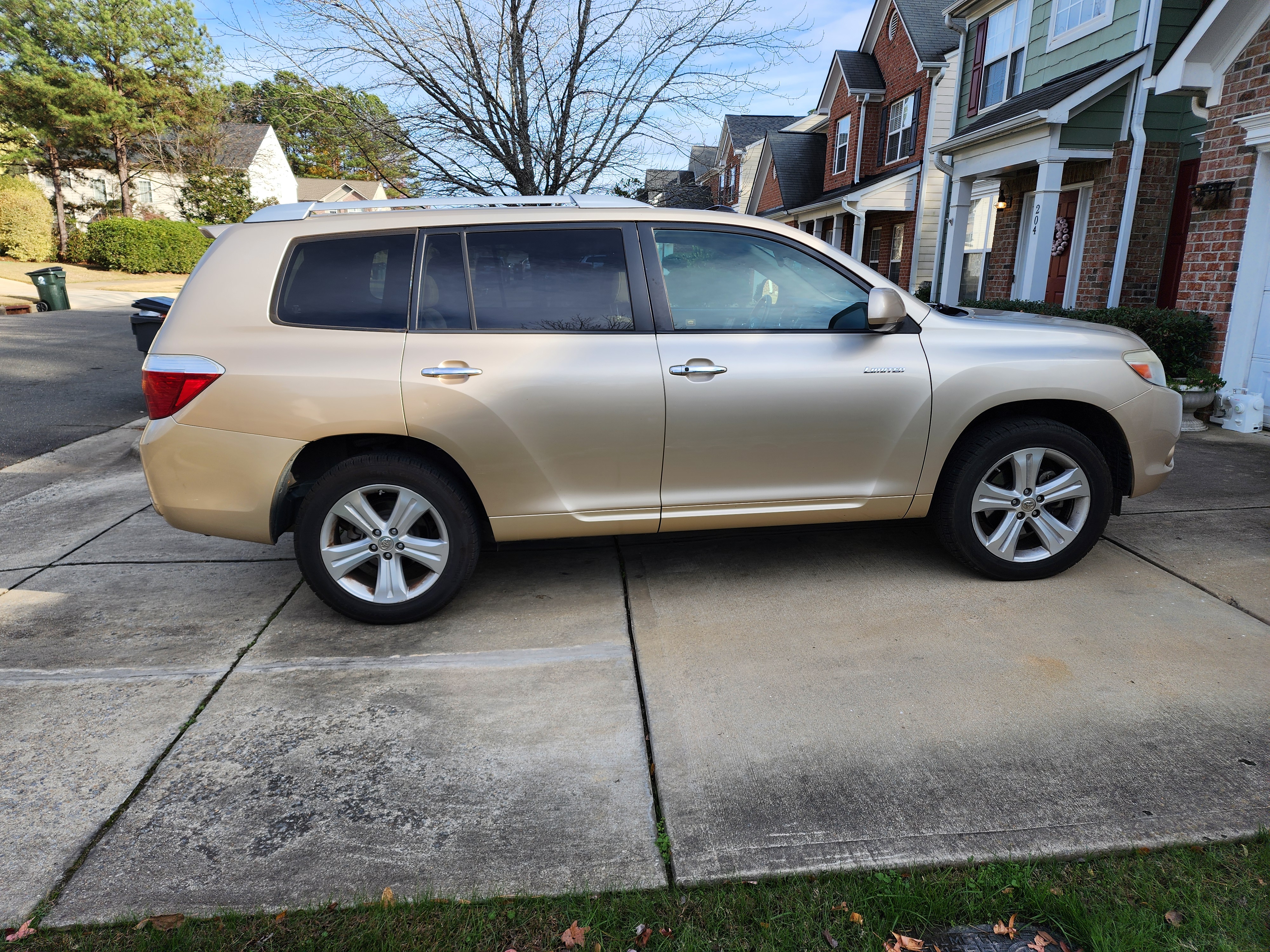 Used 2010 Toyota Highlander Limited FWD image 5