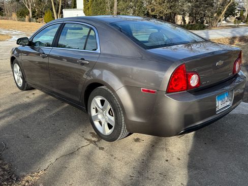 Used 2010 Chevrolet Malibu LS image 4